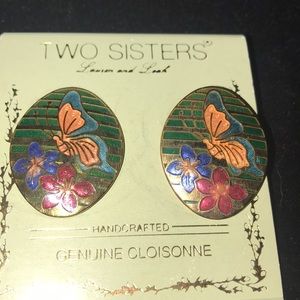 Two sister Cloisonné  earrings.  Hand crafted💯🕺